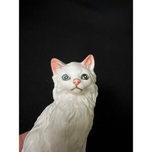 Vintage Lefton White Cat Figurine Blue Eyes Porcelain Japan H1513 Sitting Kitty